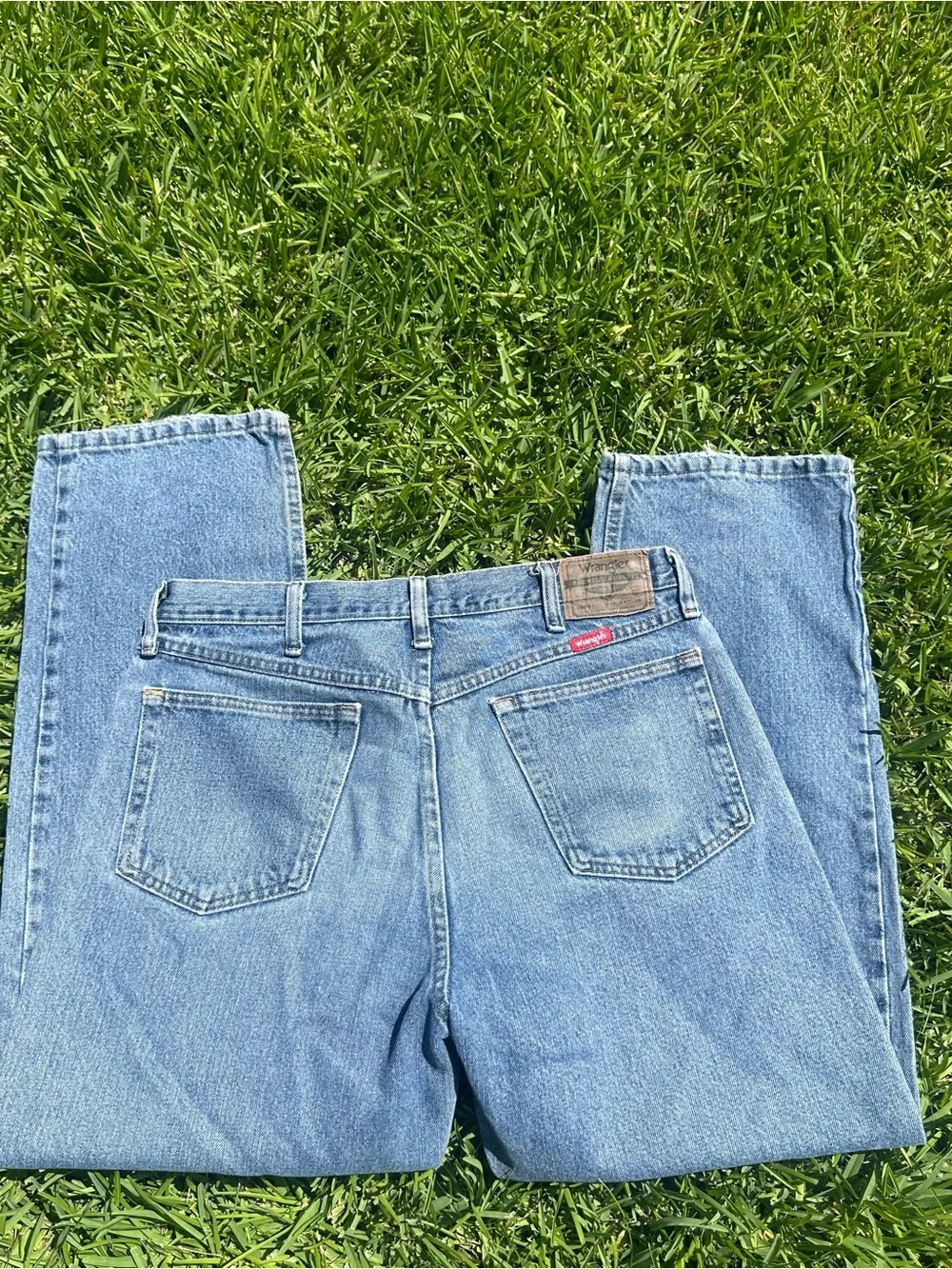 Men's Classic Light Blue Denim Jeans Size 34x30 Relaxed Fit